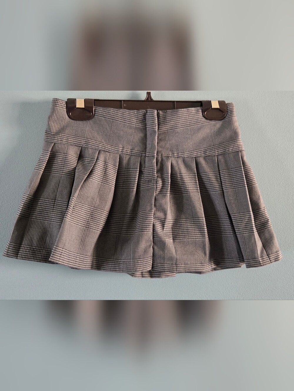 H&M Girls Black and Gray Plaid Mini Skirt (8-9)